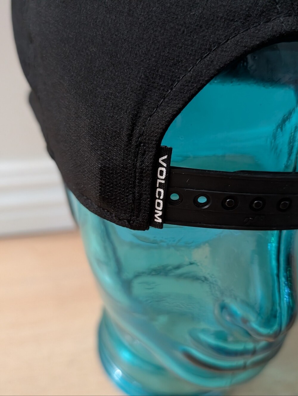 Volcom Stone Tech Snapback - Picture 5 of 8